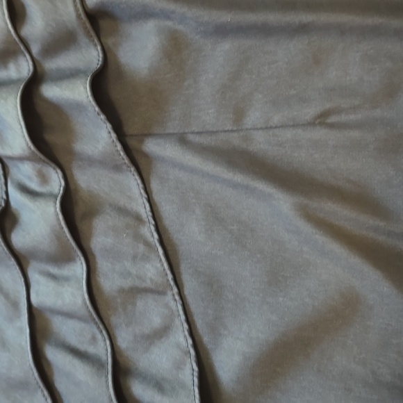 Banana Republic Factory Elegant Navy Sleeveless Ruffled Top - Picture 6 of 11